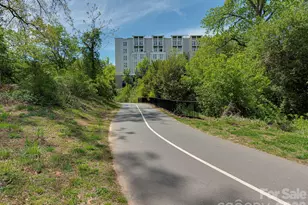 349 Wakefield Dr, Charlotte, NC 28209 - Photo 4