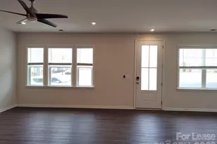 8823 Arrington Hall Dr, Charlotte, NC 28215 - Photo 6