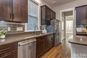 1427 Tippah Park Ct, Charlotte, NC 28205 - Photo 12