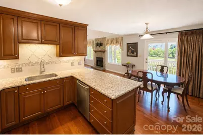 603 29th Avenue NE #213, Hickory, NC 28601 - Photo 4