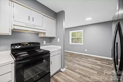 9119 Spyglass Place #9119D, Charlotte, NC 28214 - Photo 14