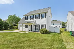 12531 Deaton Hill Dr, Charlotte, NC 28269 - Photo 2