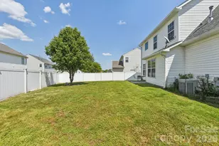 12531 Deaton Hill Dr, Charlotte, NC 28269 - Photo 32