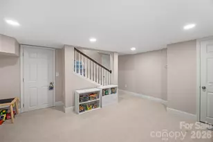 138 Middleton Dr, Charlotte, NC 28207 - Photo 40