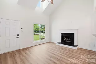 1629 Oak Knoll Ln, Charlotte, NC 28214 - Photo 4