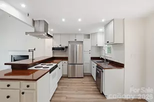 1629 Oak Knoll Ln, Charlotte, NC 28214 - Photo 6