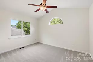 1629 Oak Knoll Ln, Charlotte, NC 28214 - Photo 16