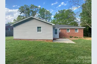 102 McDowell Street, Great Falls, SC 29055 - Photo 8