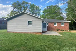 102 McDowell St, Great Falls, SC 29055 - Photo 8