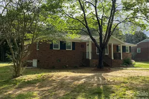 102 McDowell St, Great Falls, SC 29055 - Photo 2