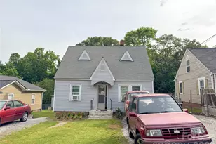 172 Sunset Dr, Thomasville, NC 27360 - Photo 1