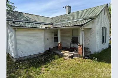 145 W Burnsville Street, Wadesboro, NC 28170 - Photo 4