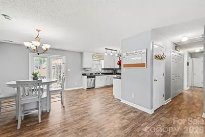 353 Woodlawn Avenue, Mount Holly, NC 28120 - Photo 10
