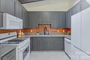 4916 Greenbrook Dr, Charlotte, NC 28205 - Photo 14