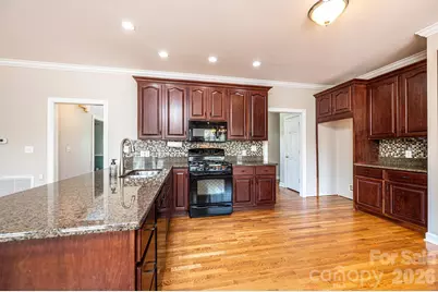 4726 Crystal Falls Avenue, Hickory, NC 28601 - Photo 14