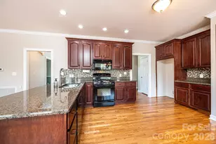 4726 Crystal Falls Ave, Hickory, NC 28601 - Photo 14