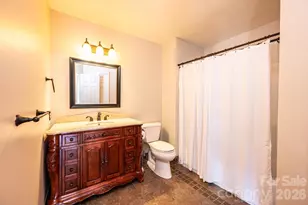 4726 Crystal Falls Ave, Hickory, NC 28601 - Photo 24