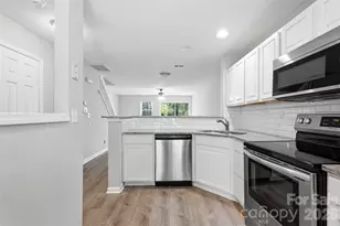 6856 Cypress Tree Ln, Charlotte, NC 28215 - Photo 14