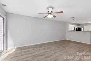 6856 Cypress Tree Ln, Charlotte, NC 28215 - Photo 10