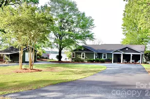 2712 Jutty Point Rd, Liberty Hill, SC 29074 - Photo 4