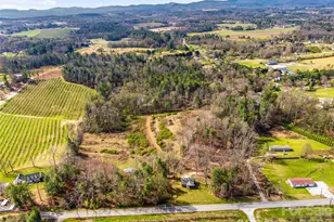 984 Pace Rd, Hendersonville, NC 28792 - Photo 2