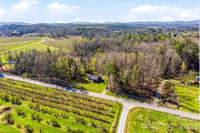 984 Pace Road, Hendersonville, NC 28792 - Photo 12