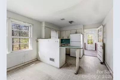 984 Pace Road, Hendersonville, NC 28792 - Photo 26