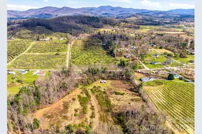 984 Pace Road, Hendersonville, NC 28792 - Photo 4