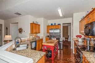 18302 Victoria Bay Dr, Cornelius, NC 28031 - Photo 8