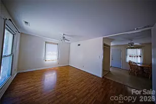 3515 Shamrock Dr, Charlotte, NC 28215 - Photo 2