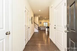 348 Abington St, Matthews, NC 28104 - Photo 2