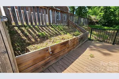 200 Park Place, Morganton, NC 28655 - Photo 28