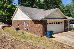 200 Park Pl, Morganton, NC 28655 - Photo 2