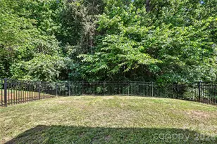 1213 Allegiance Dr, Charlotte, NC 28217 - Photo 30