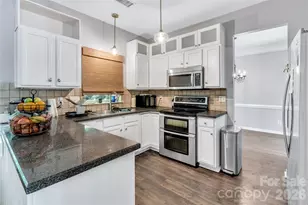9423 Willow Tree Ln, Charlotte, NC 28277 - Photo 6