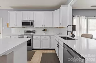 4017 Sherri Ln, Fort Mill, SC 29715 - Photo 8