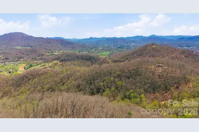 000 Signature Row Boulevard #10, Waynesville, NC 28785 - Photo 12