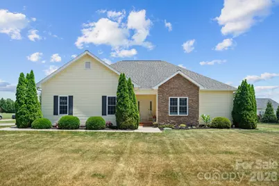 104 Castle Pines Lane, Statesville, NC 28625 - Photo 4