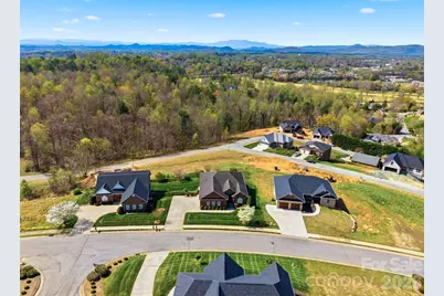 416 Huntington Woods Street N, Lenoir, NC 28645 - Photo 2