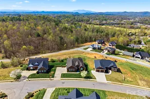 416 Huntington Woods Street N, Lenoir, NC 28645 - Photo 2