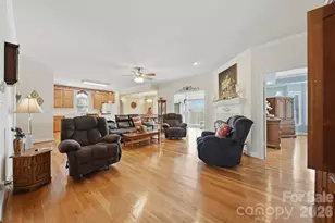 416 Huntington Woods Street N, Lenoir, NC 28645 - Photo 12