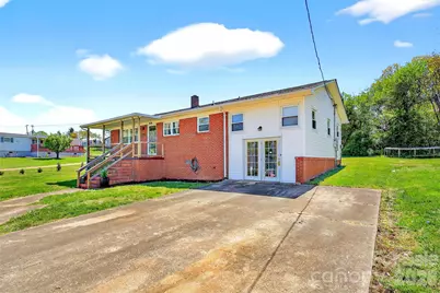 85 Bostic Street, Marion, NC 28752 - Photo 2