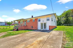 85 Bostic St, Marion, NC 28752 - Photo 2