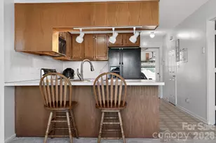 101 Erin Ln, Thomasville, NC 27360 - Photo 14