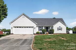 101 Erin Ln, Thomasville, NC 27360 - Photo 2