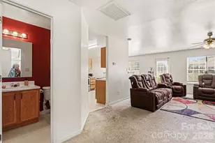 8207 Belmont Stables Dr, Charlotte, NC 28216 - Photo 4