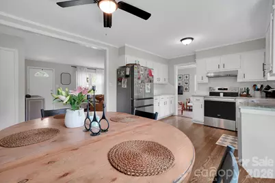 5201 Amity Place, Charlotte, NC 28212 - Photo 10