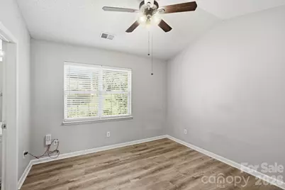 10142 Forest Landing Drive, Charlotte, NC 28213 - Photo 12