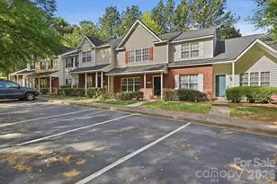 10142 Forest Landing Dr, Charlotte, NC 28213 - Photo 2