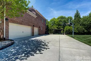 725 Wild Berry Ct, Waxhaw, NC 28173 - Photo 2